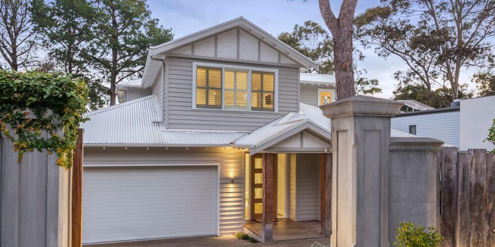 weatherboard homes with Metal roofing, metal roofing for weatherboard homes Melbourne, weatherboard home